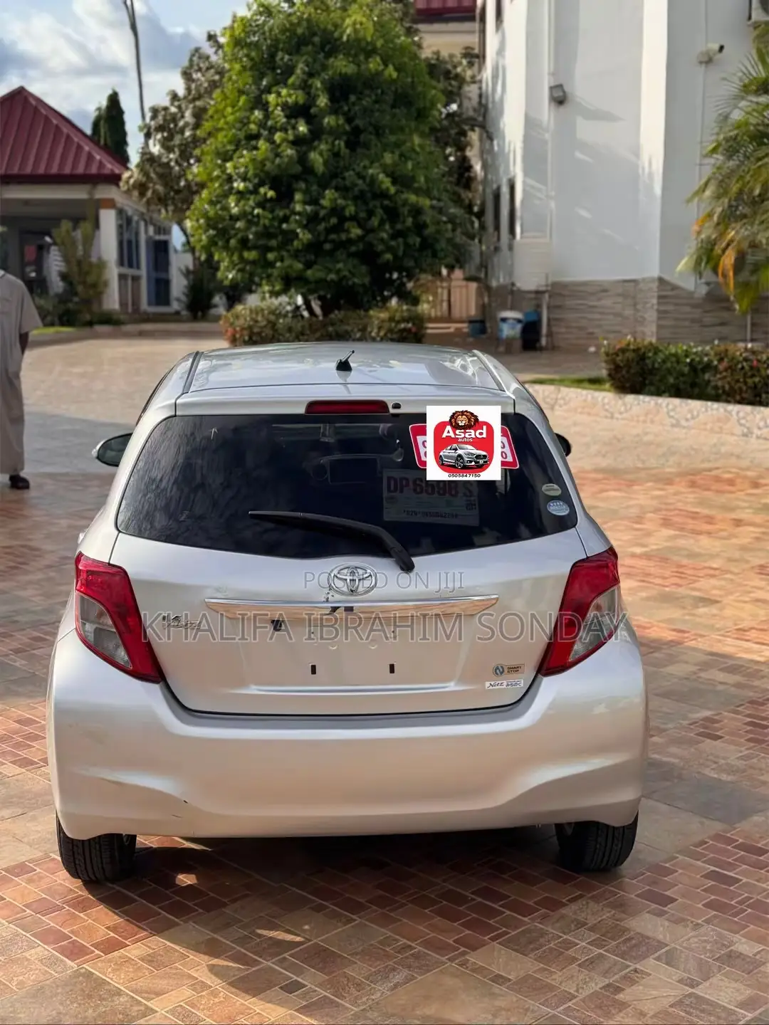 Toyota Vitz 2012 Silver