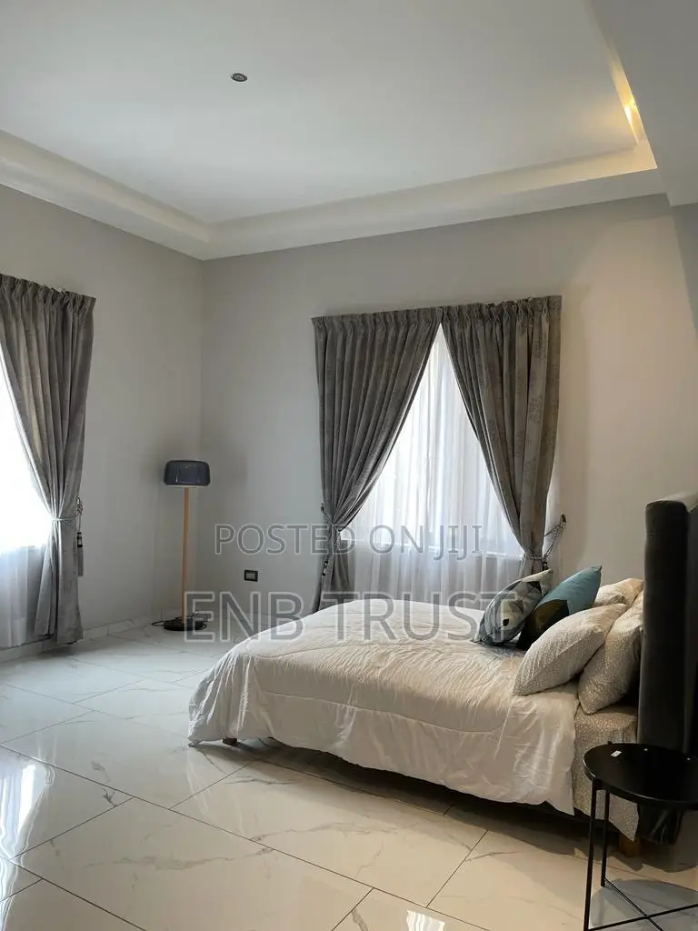 Furnished 4bdrm Townhouse / Terrace in East Legon, A&C Mall Area