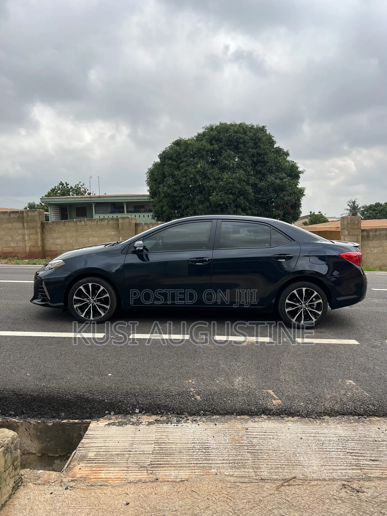 Toyota Corolla SE (1.8L 4cyl 6M) 2019 Black