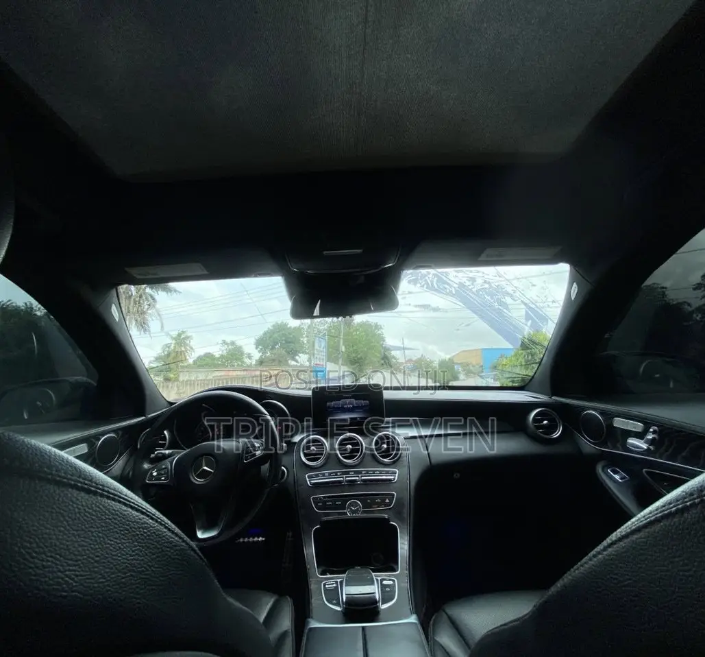 Mercedes-Benz C300 2016 Black