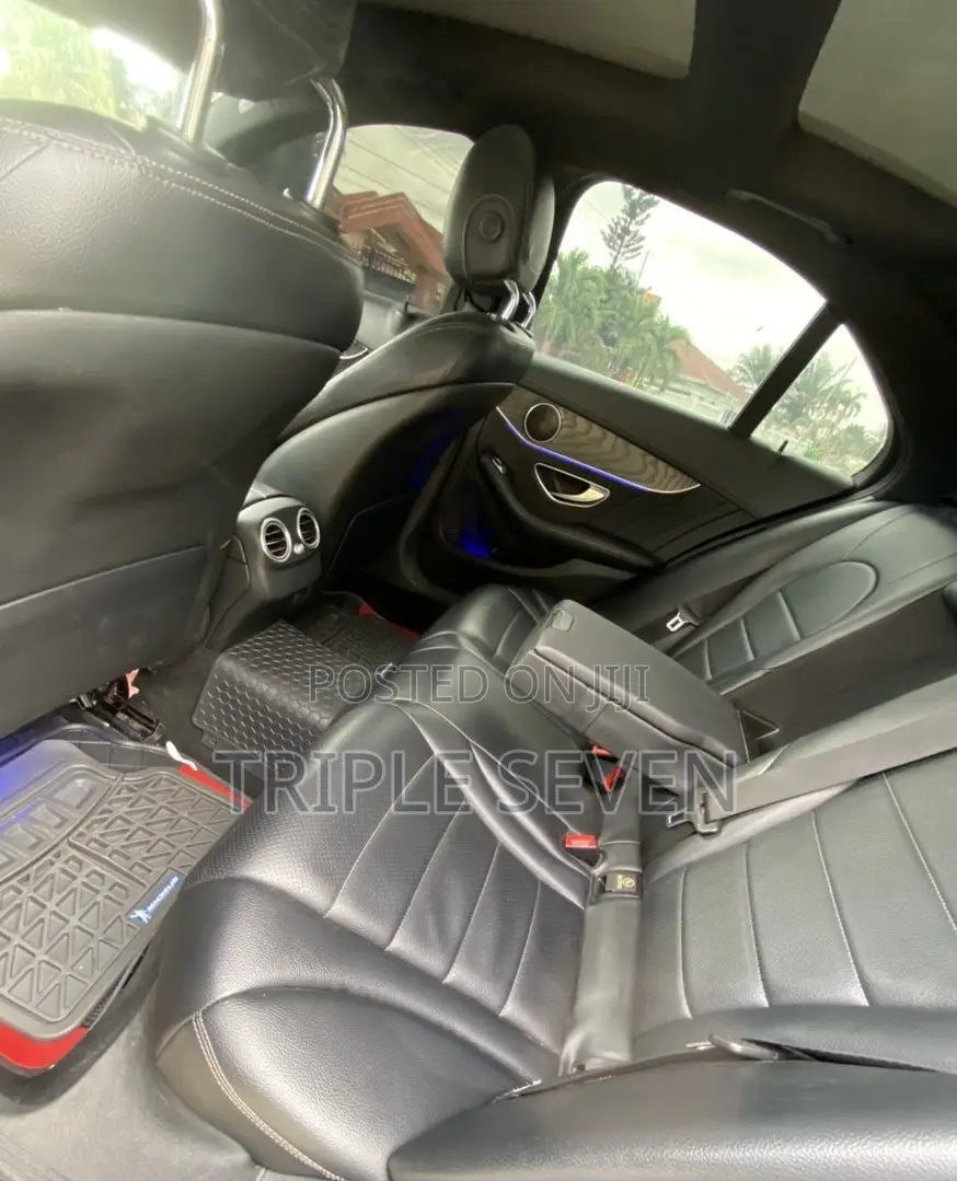 Mercedes-Benz C300 2016 Black