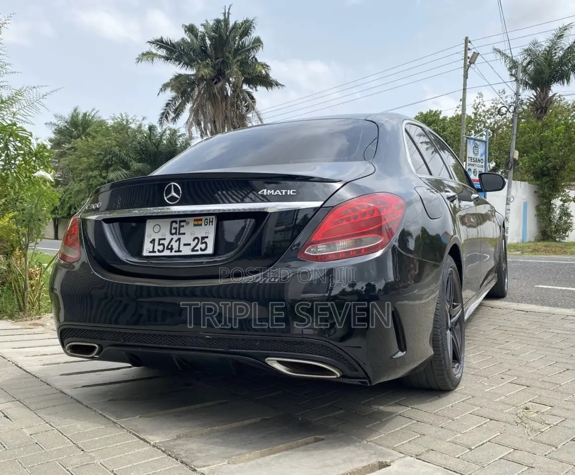 Mercedes-Benz C300 2016 Black
