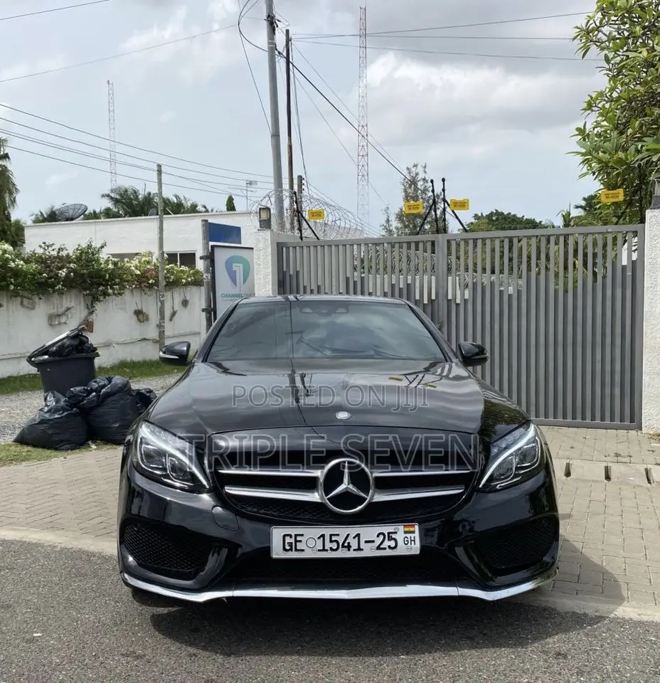Mercedes-Benz C300 2016 Black