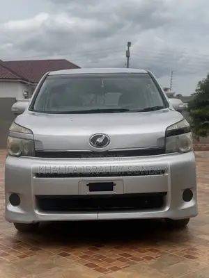 Toyota Voxy 2012 Silver