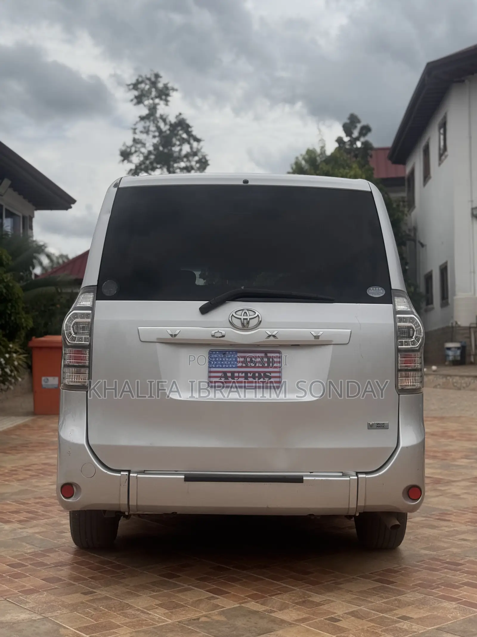 Toyota Voxy 2012 Silver