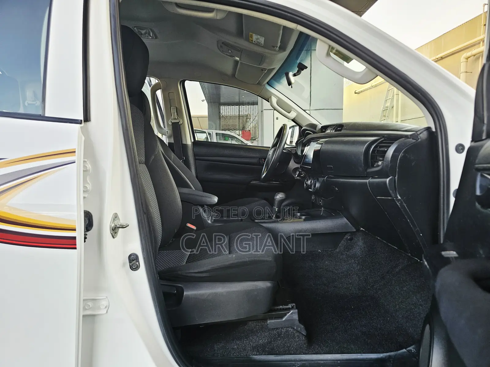 Toyota Hilux 2025 White