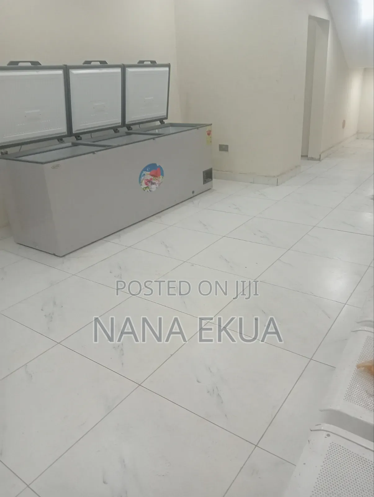 Conference Hall, Banking Hall, Church, Restaurant and Shop to Let