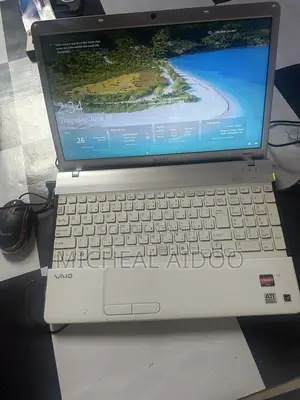 Laptop Sony VAIO 15E F15218SN 6GB AMD A10 eMMC 500GB
