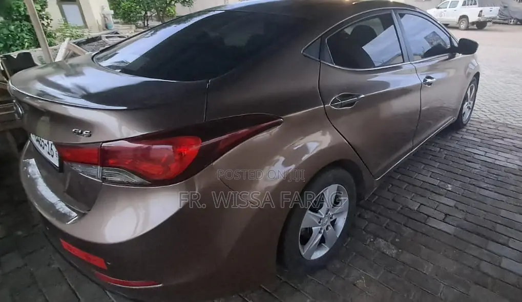 Hyundai Elantra SE 4dr Sedan (1.8L 4cyl 6M) 2014 Brown