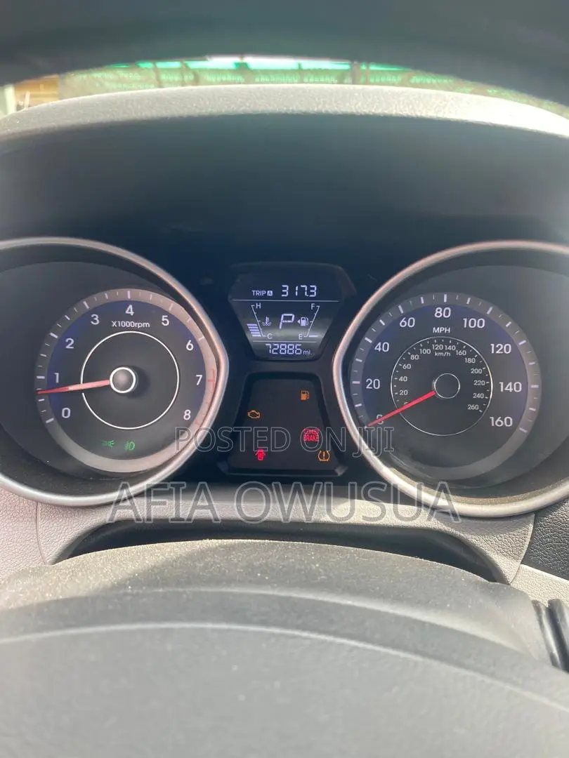 Hyundai Elantra 2015 Red