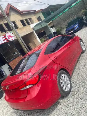 Hyundai Elantra 2015 Red