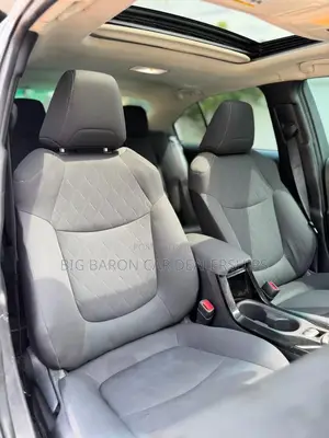 Toyota Corolla LE 2022 Silver