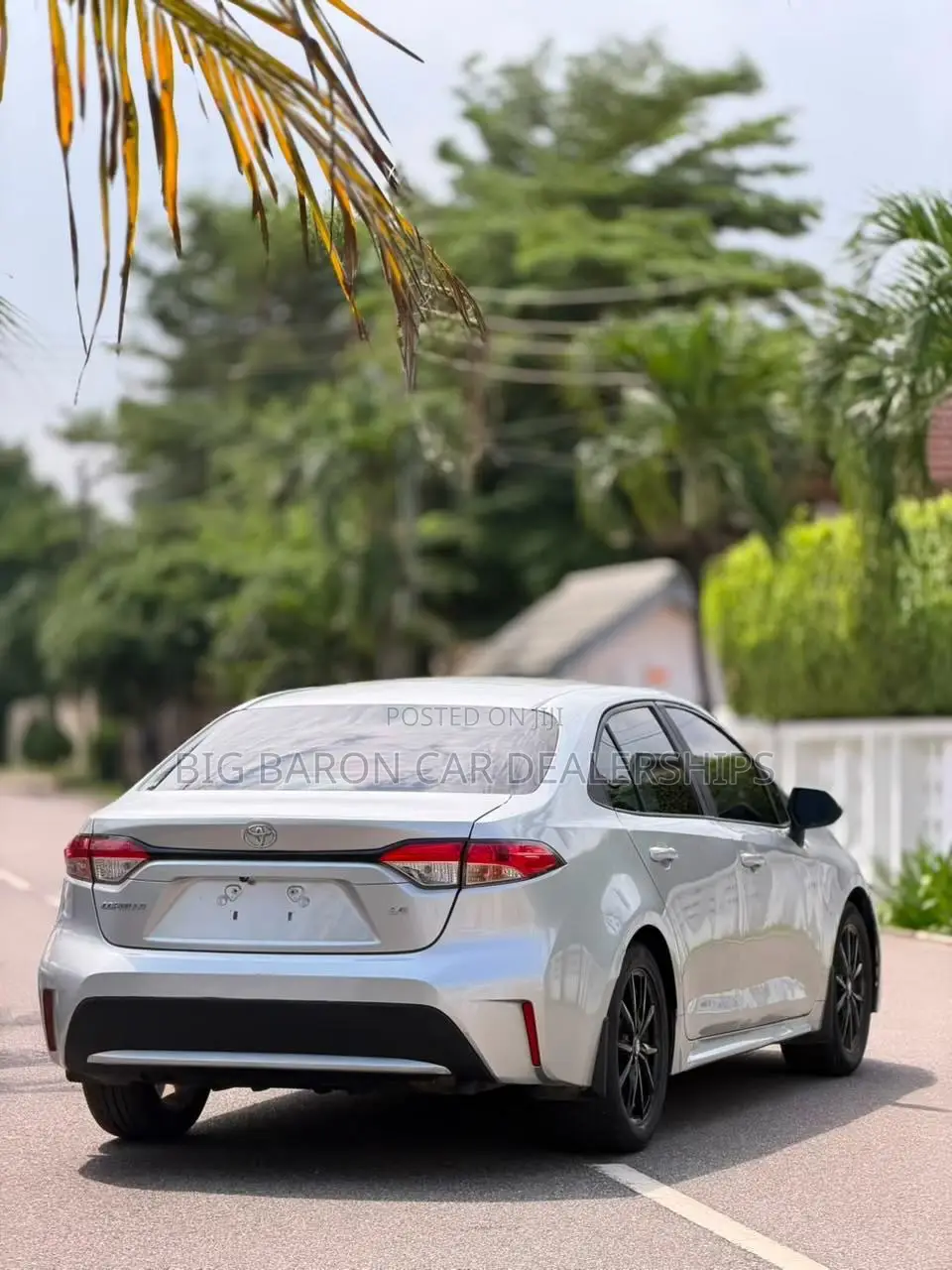 Toyota Corolla LE 2022 Silver