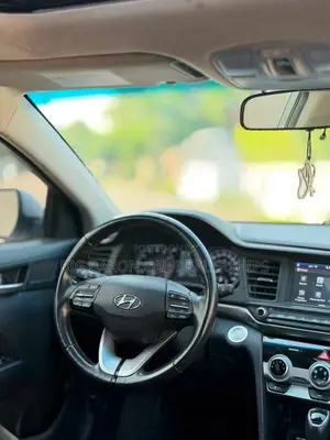 Hyundai Elantra 2020 Silver