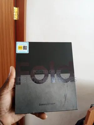 New Samsung Galaxy Z Fold4 256 GB Black