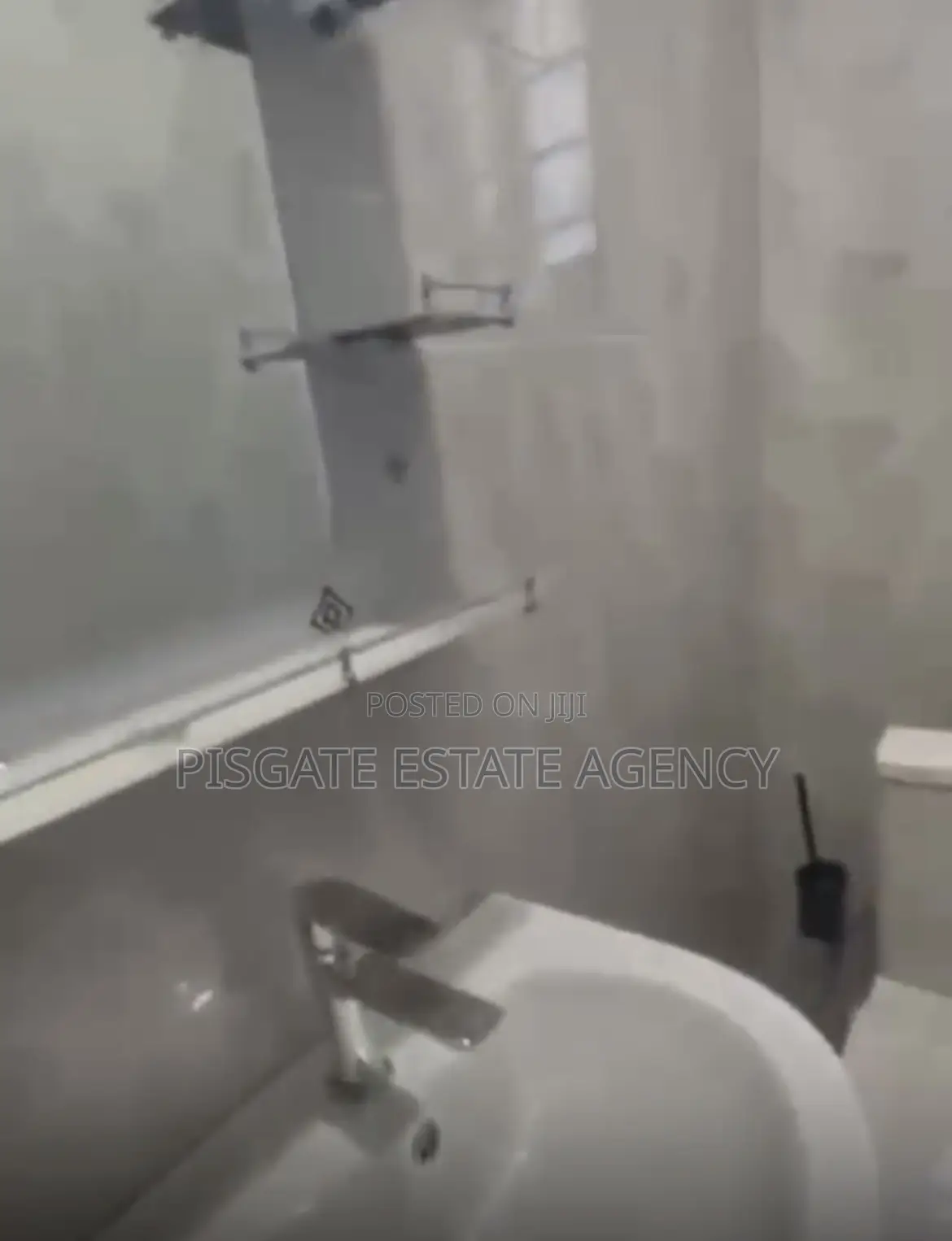 3bdrm House in Pokuase for sale