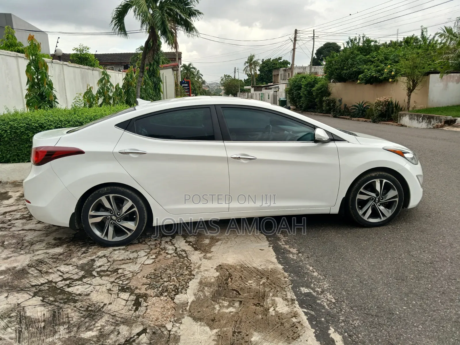 Hyundai Elantra Limited Sedan FWD (1.8L 4cyl 6A) 2016 White