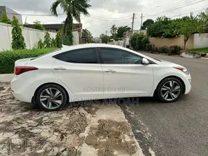 Hyundai Elantra Limited Sedan FWD (1.8L 4cyl 6A) 2016 White
