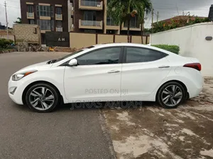Hyundai Elantra Limited Sedan FWD (1.8L 4cyl 6A) 2016 White