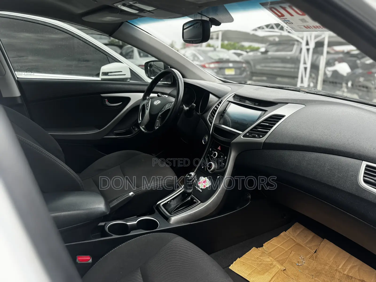 Hyundai Elantra Limited 4dr Sedan (1.8L 4cyl 6A) 2015 White