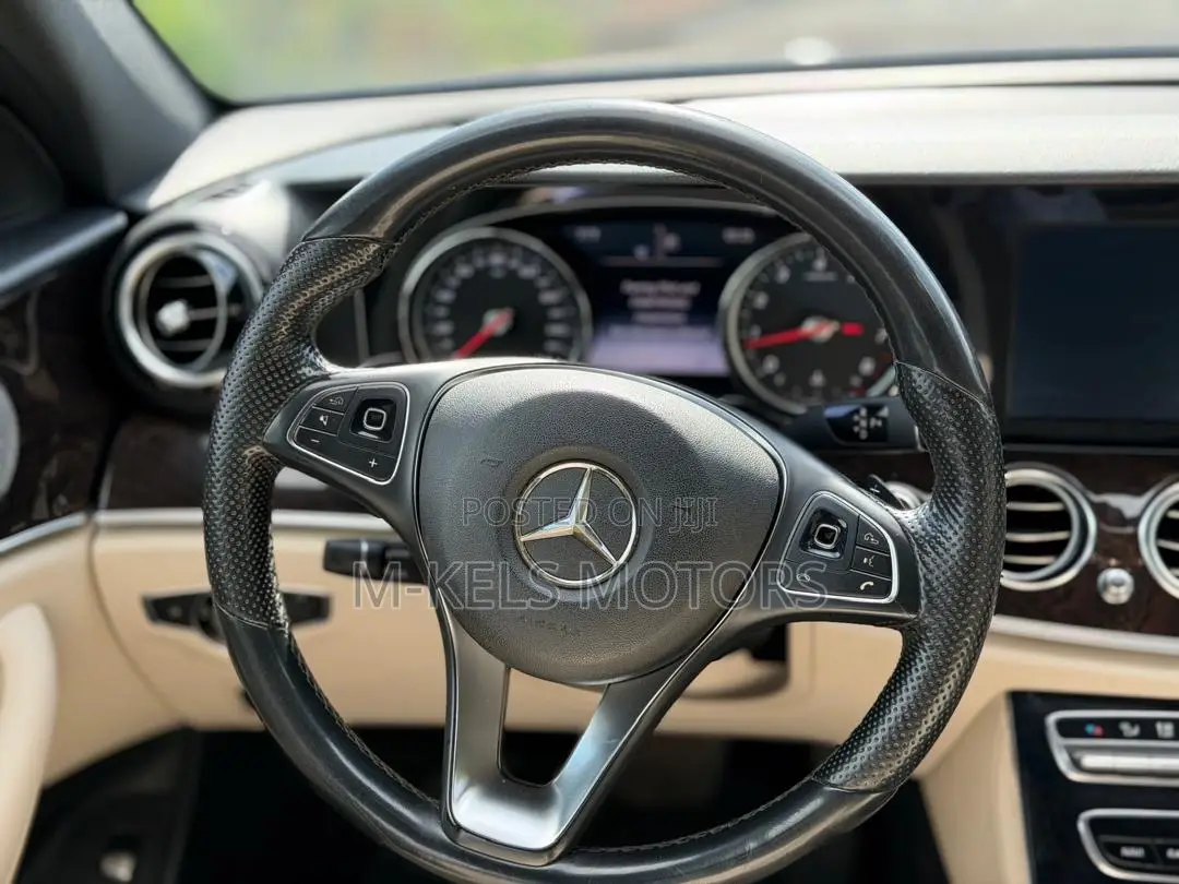 Mercedes-Benz E300 4Matic AWD Sedan (2.0L 4cyl 9A) 2017 Black