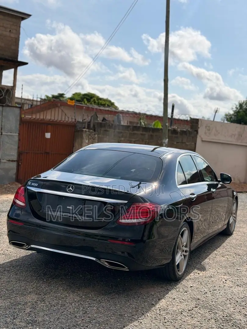 Mercedes-Benz E300 4Matic AWD Sedan (2.0L 4cyl 9A) 2017 Black