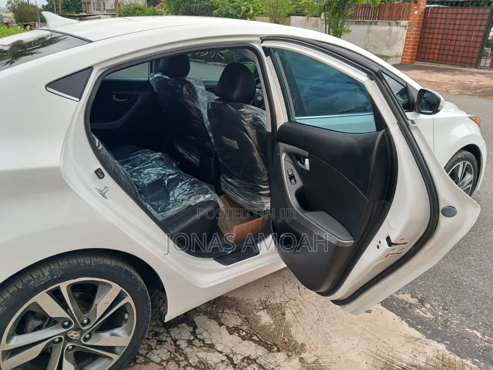 Hyundai Elantra Limited Sedan FWD (1.8L 4cyl 6A) 2016 White