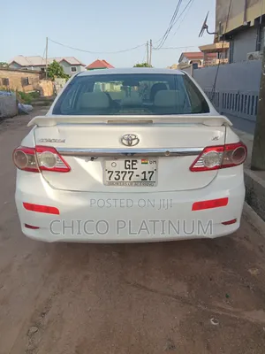 Toyota Corolla LE 4dr Sedan (1.8L 4cyl 4A) 2012 White