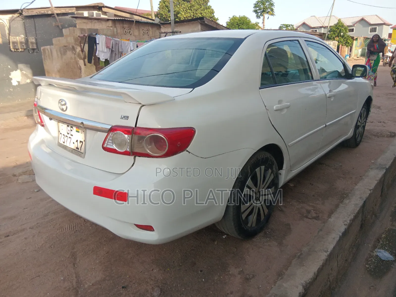 Toyota Corolla LE 4dr Sedan (1.8L 4cyl 4A) 2012 White