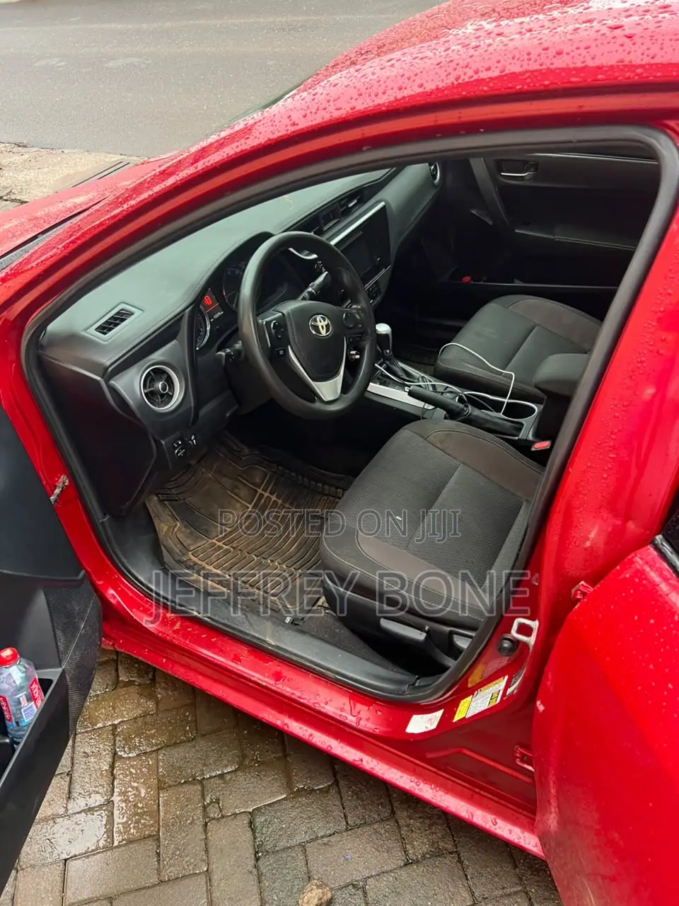 Toyota Corolla LE Eco (1.8L 4cyl 2A) 2019 Red