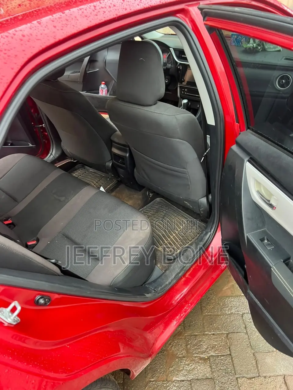 Toyota Corolla LE Eco (1.8L 4cyl 2A) 2019 Red