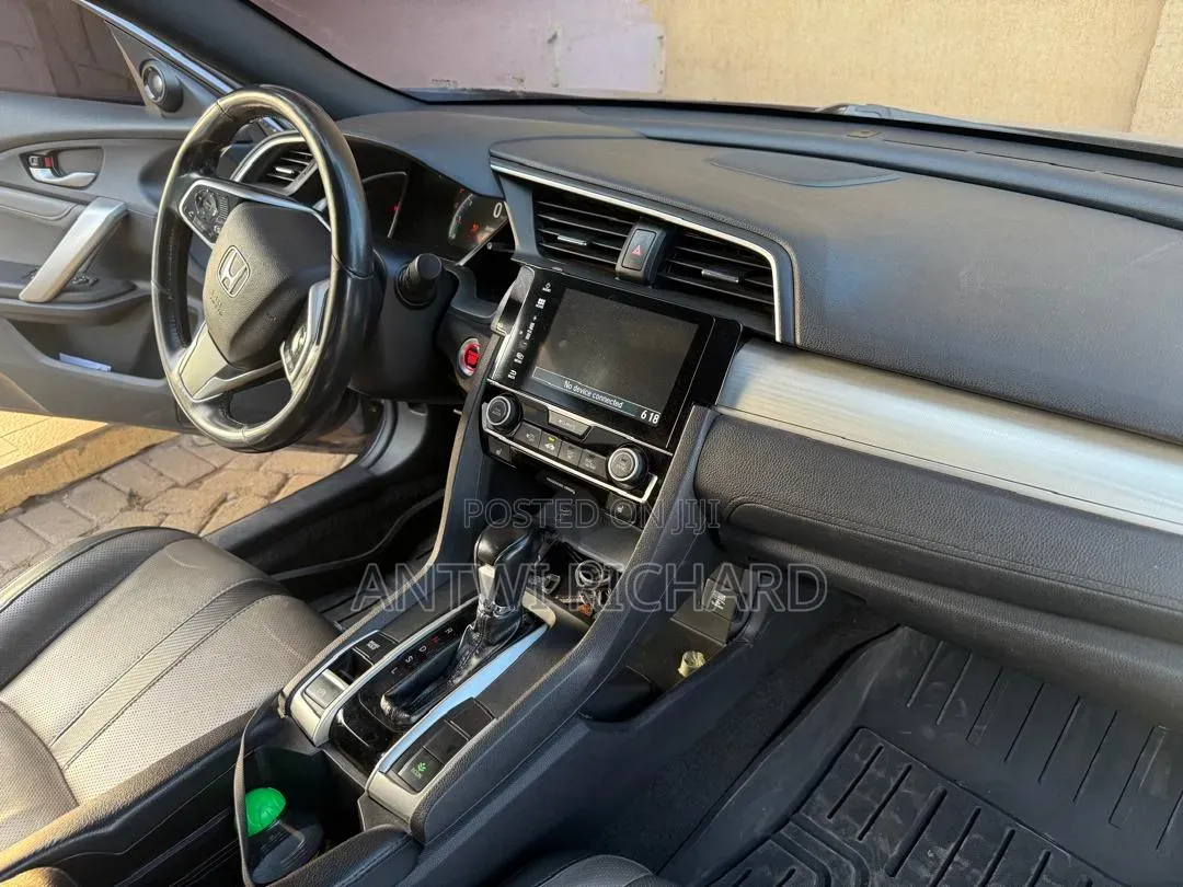 Honda Civic Touring Coupe 2018 Gray