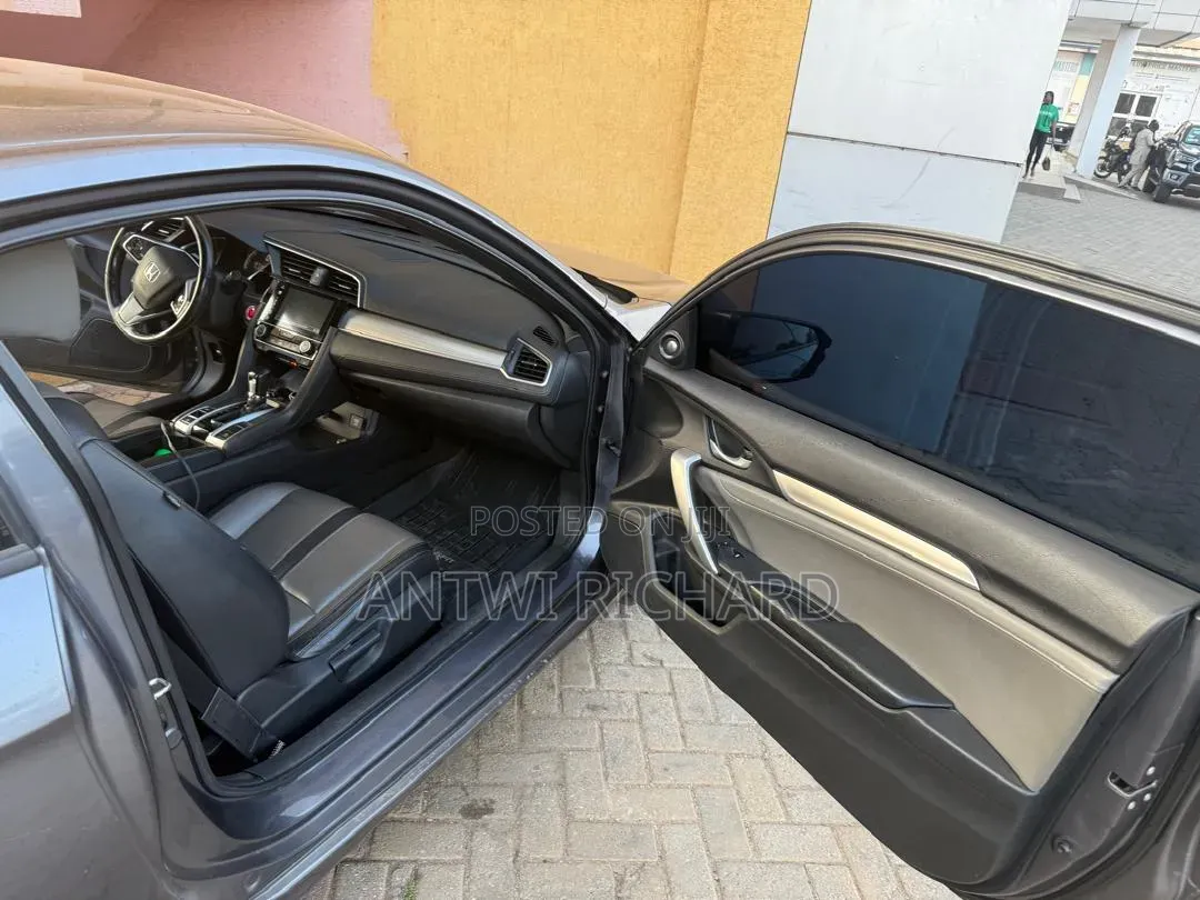 Honda Civic Touring Coupe 2018 Gray