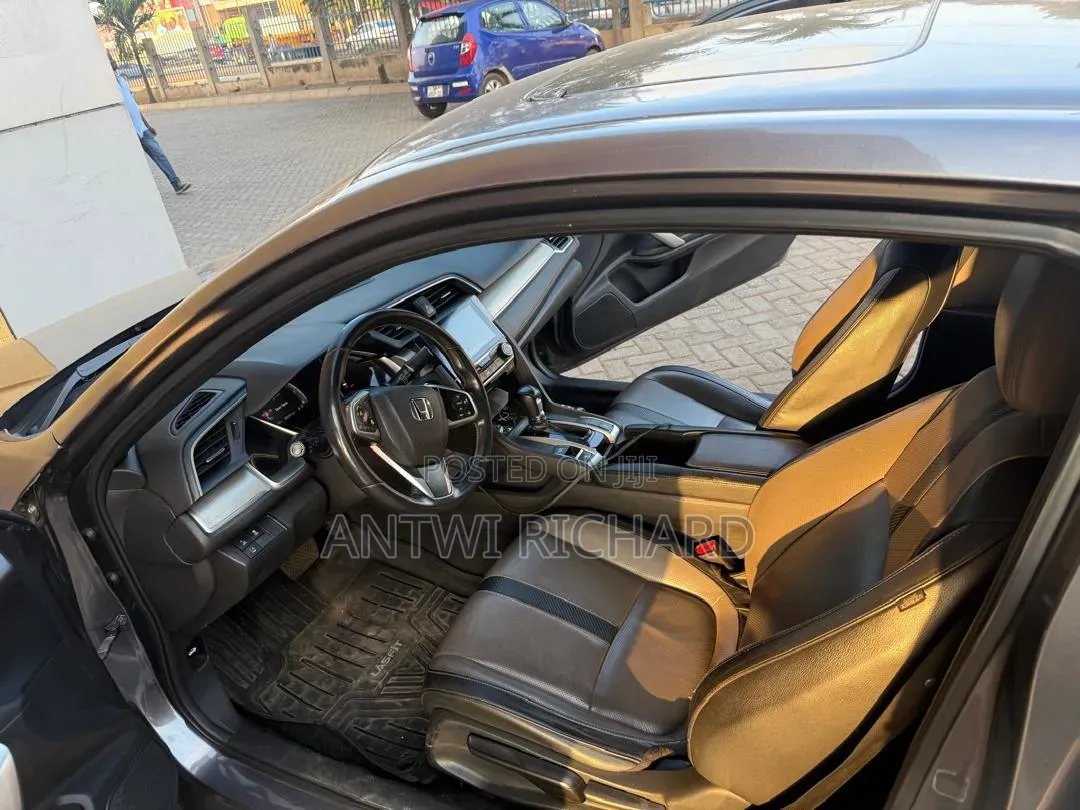 Honda Civic Touring Coupe 2018 Gray