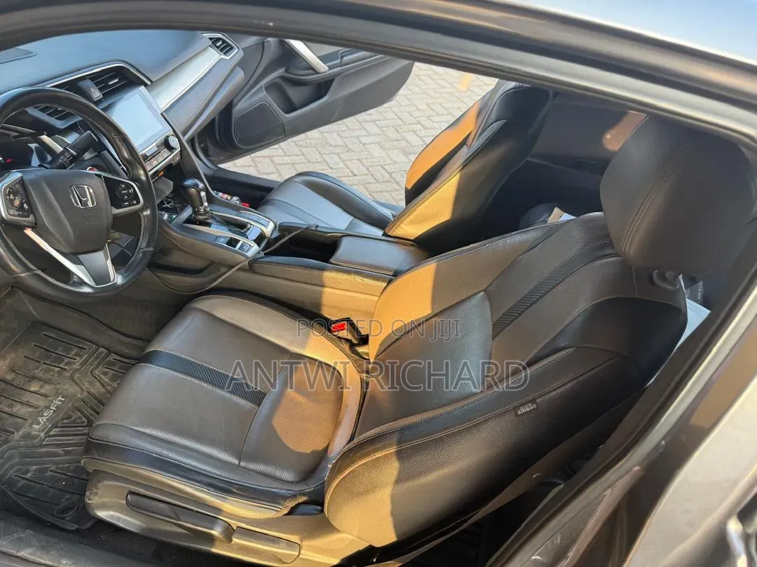 Honda Civic Touring Coupe 2018 Gray