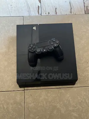 Play Station 4 Standard
