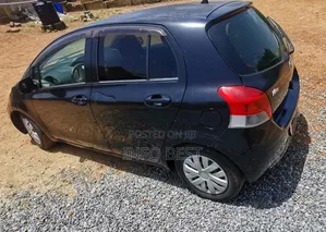 Toyota Vitz 1.3 FWD 5dr 2009 Black