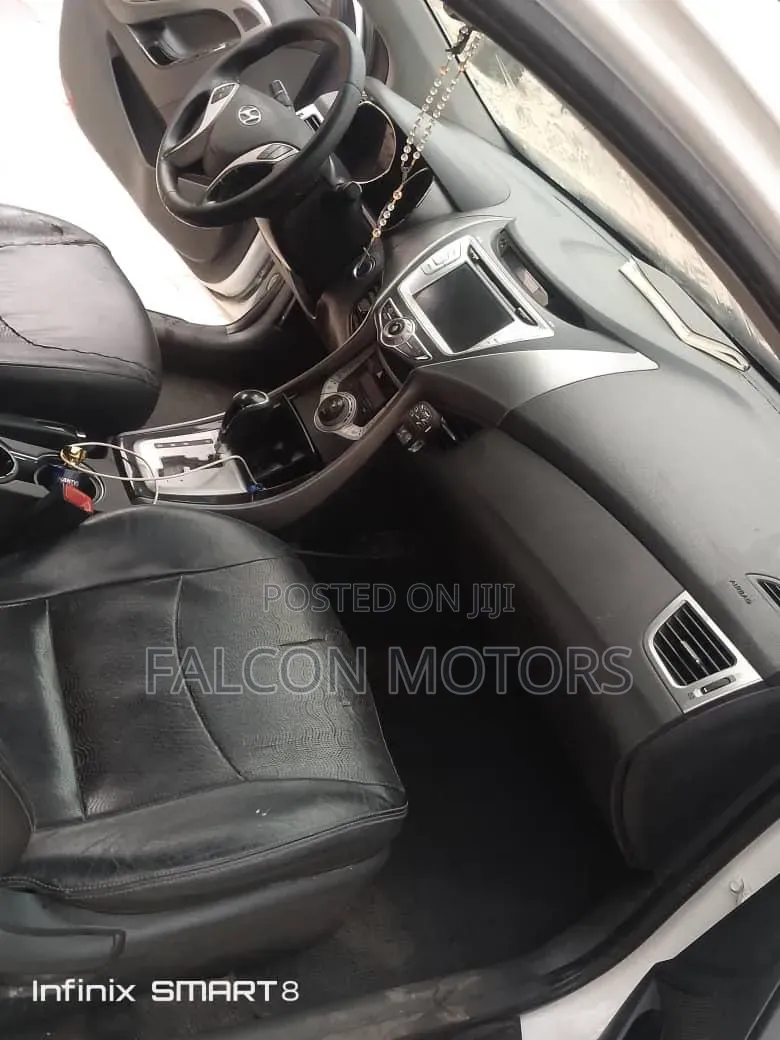 Hyundai Elantra GLS Sedan FWD (1.8L 4cyl 6M) 2013 White