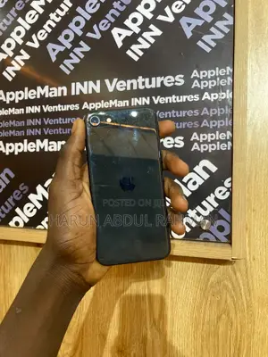 Apple iPhone SE (2020) 128 GB Black