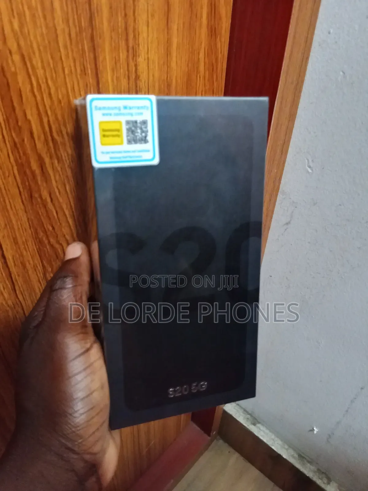 New Samsung Galaxy S20 128 GB Gray