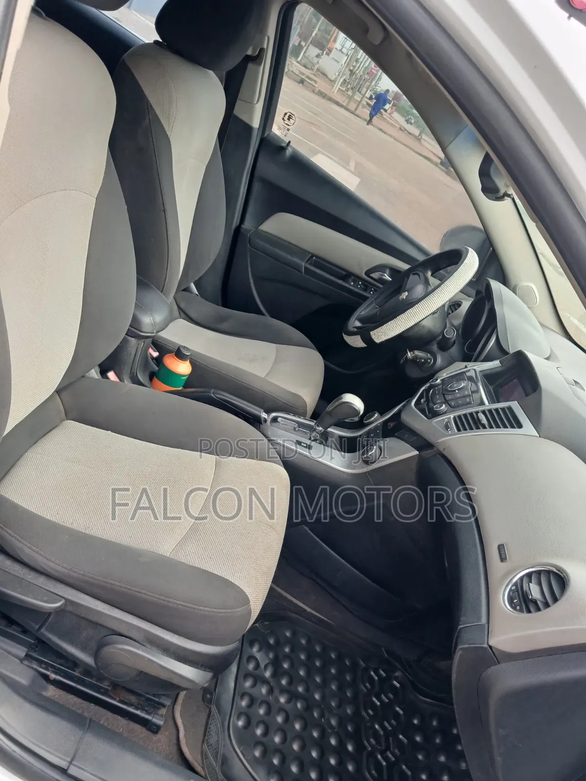 Chevrolet Cruze LS Auto 2013 White