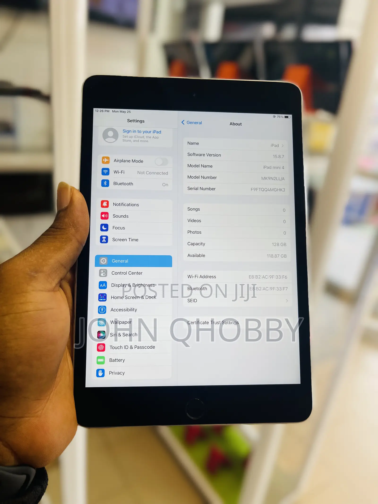 Apple iPad mini 4 128 GB Gray