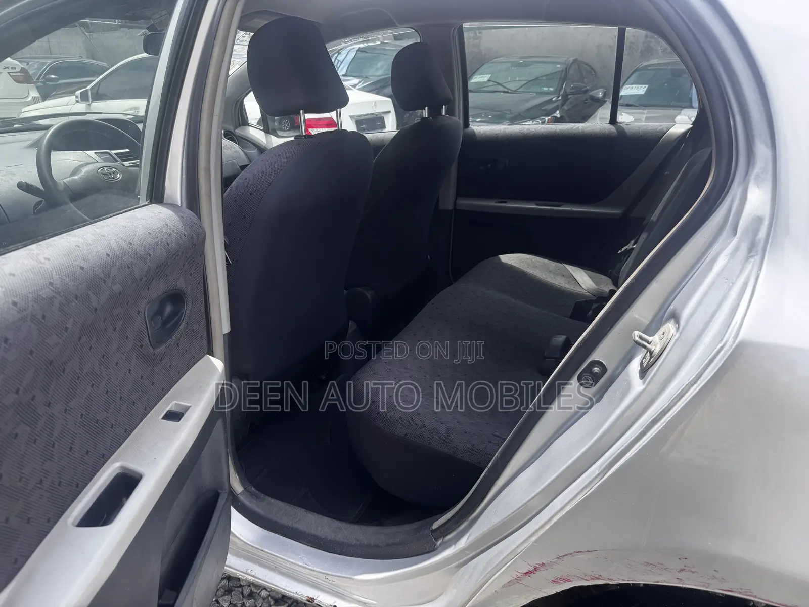 Toyota Vitz 1.0 FWD 3dr 2010