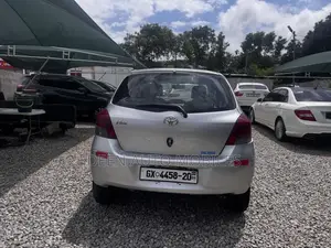 Toyota Vitz 1.0 FWD 3dr 2010