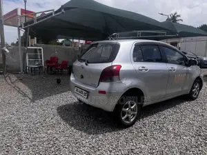 Toyota Vitz 1.0 FWD 3dr 2010