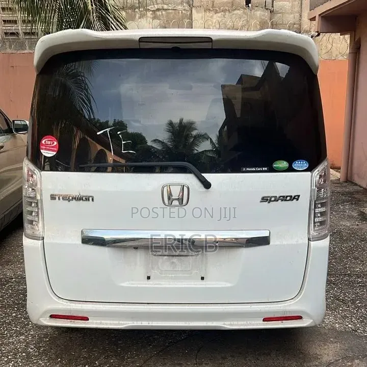 Honda Stepwgn 2013 White