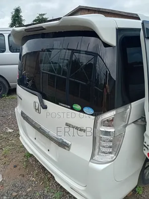 Honda Stepwgn 2013 White