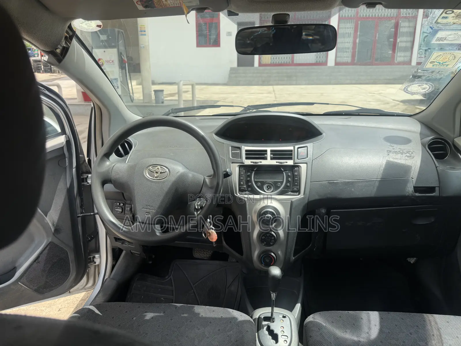 Toyota Vitz 1.0 FWD 3dr 2010 Gray
