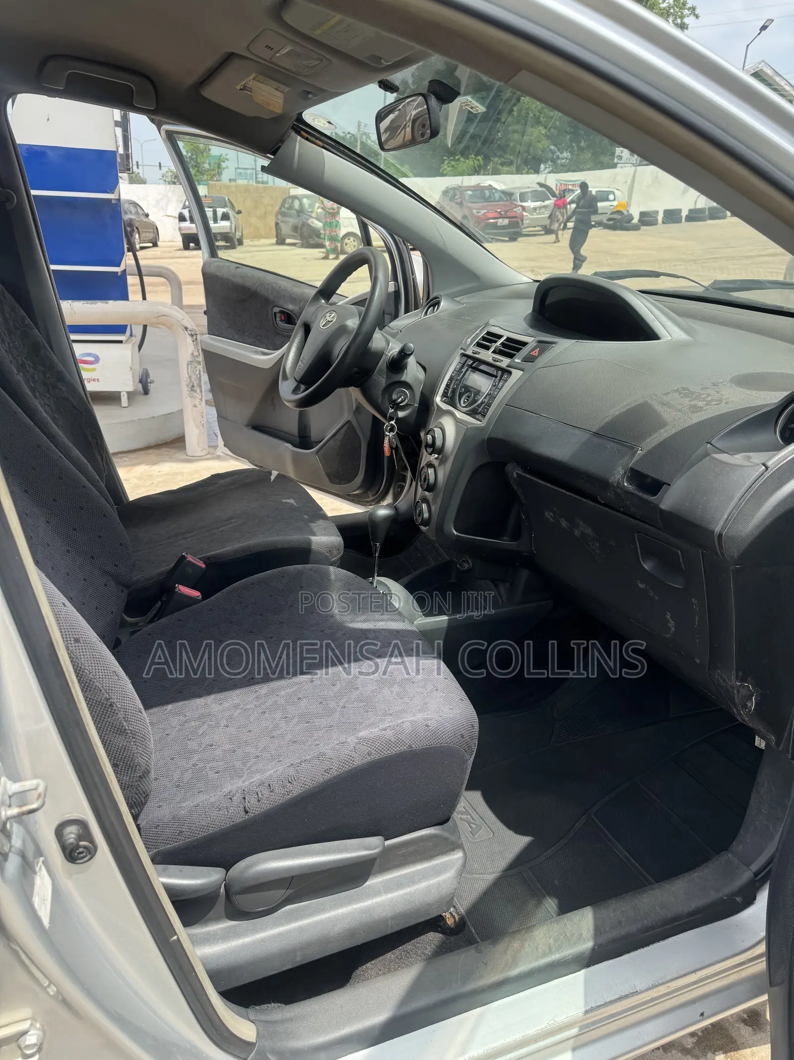 Toyota Vitz 1.0 FWD 3dr 2010 Gray