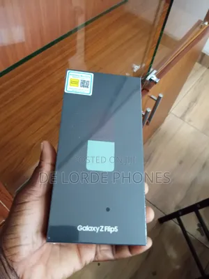 New Samsung Galaxy Z Flip 5 256 GB Green